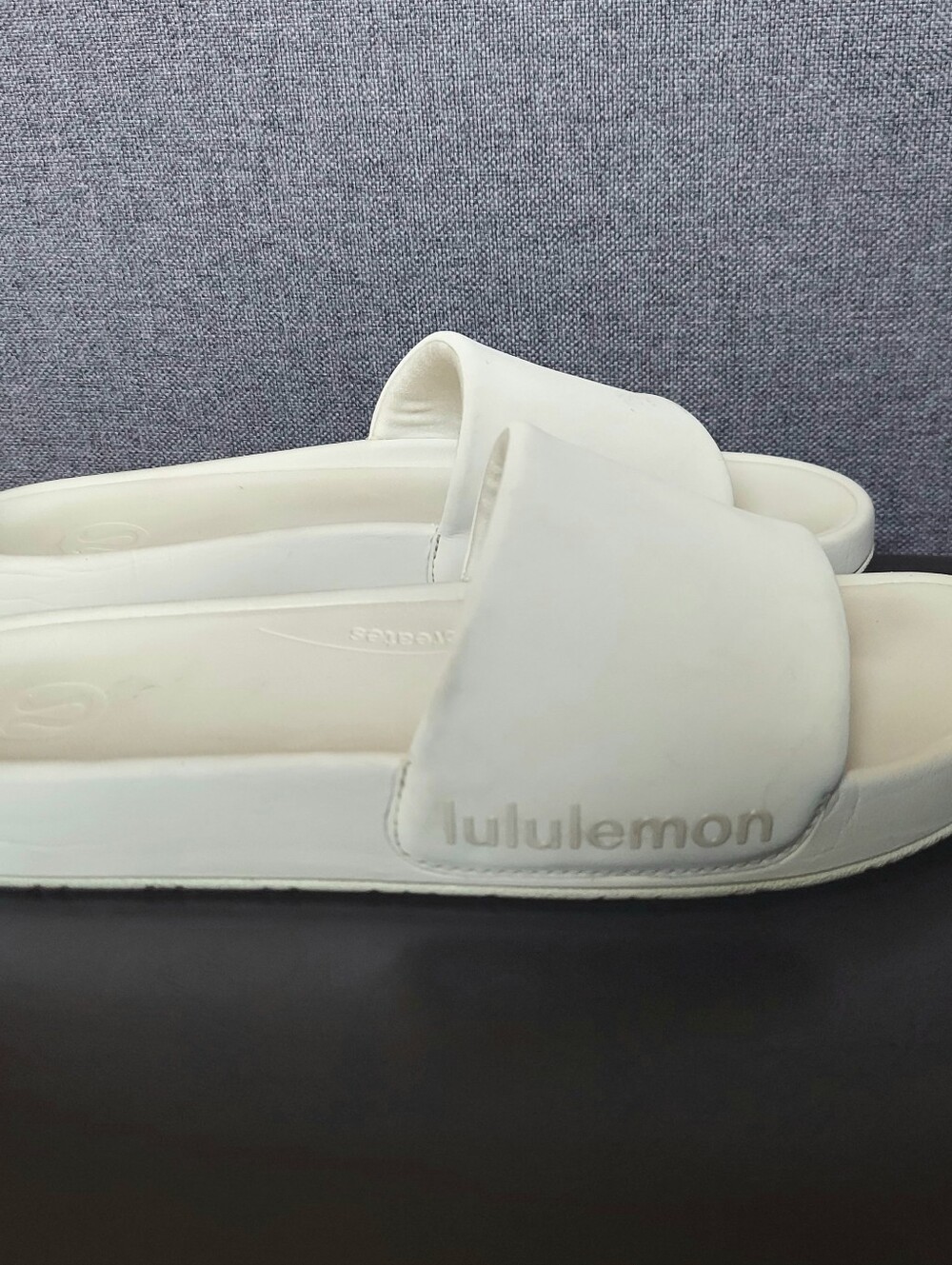 Lululemon Restfeel Slides Sandals Light Vapor Women Size 9 Comfy - Picture 4 of 7